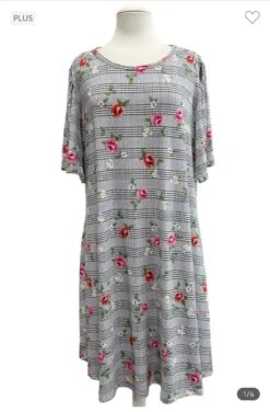 30 PSS-F {Basket Of Roses} Checkered W Roses Print SALE!!!! EXTENDED PLUS SIZE 3X 4X 5X -Curvy Chic Boutique image 2fff1cc9 397b 481e 8abb 383f47de59d5