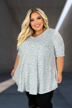 73 PSS-L {Clothes That Smile} Blue Leopard Print V-Neck Top EXTENDED PLUS SIZE 3X 4X 5X