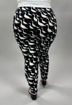 BIN-98 {Bye Bye Birdie} Black Bird Print Leggings EXTENDED PLUS SIZE 3X/5X -Curvy Chic Boutique image 617dc32b ba0a 4394 8919 796bcb648798