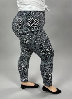 LEG-Z {Zigzagging Away} Black Zigzag Print Leggings EXTENDED PLUS SIZE 3X/5X
