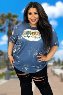 33 GT-F {Howdy Honey} SALE! Blue Graphic Tee PLUS SIZE 3X -Curvy Chic Boutique image fca33a4f db99 4777 89a0 f574aa5d404b